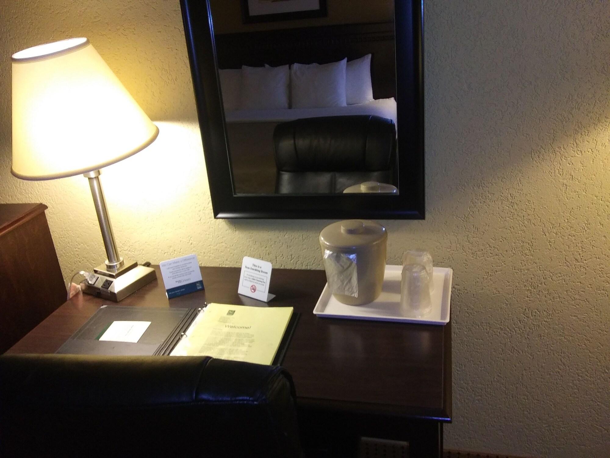 Hotel Quality And Fairgrounds - Syracuse 3*